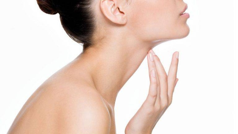 Giải đáp: Yết hầu ở nữ có giống yết hầu ở nam không? 2