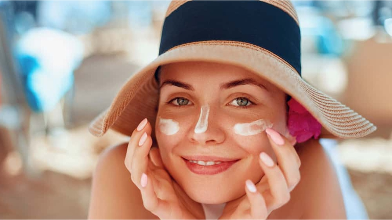 Giải pháp chăm sóc da mụn trứng cá trong ngày hè nóng bức 1