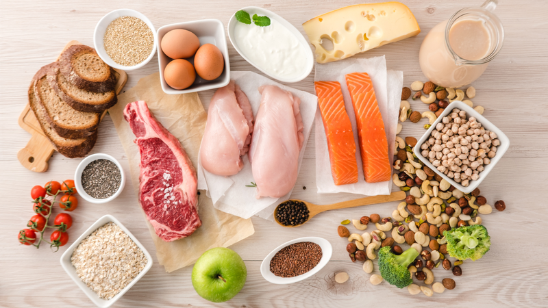Tập trung vào chế độ ăn giàu calo và giàu protein để cải thiện tình trạng giảm cân