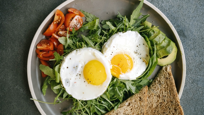 Kết hợp protein, chất xơ và chất béo lành mạnh giúp tăng cảm giác no lâu