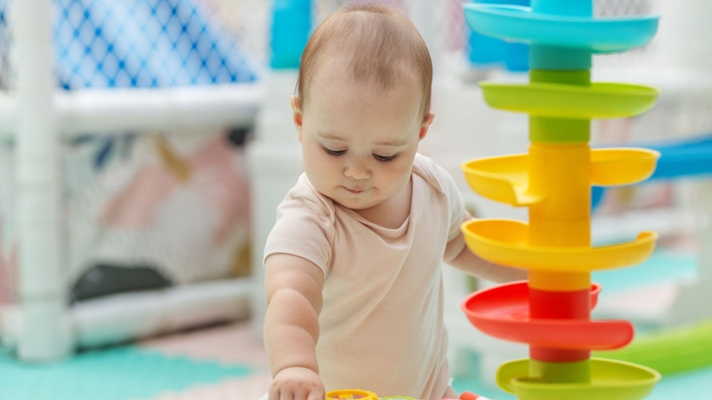 Giáo dục sớm giúp kích thích phát triển trí não, nâng cao tư duy và khả năng sáng tạo ở trẻ