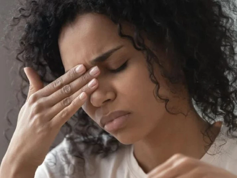 Giật lông mày phải ở nữ là dấu hiệu gì?-3