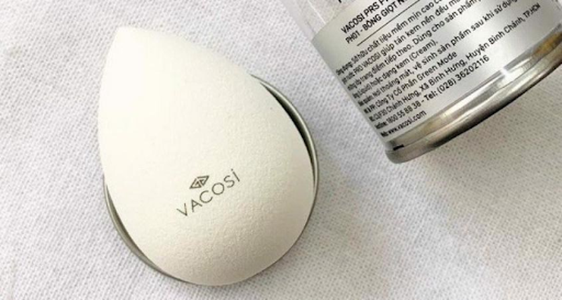 Giải đáp thắc mắc giặt mút trang điểm bằng gì? 1