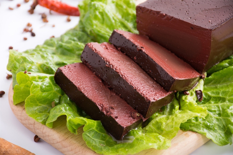 Tiết lợi nên ăn đúng cách, tốt nhất nấu chín trước khi ăn để bảo đảm an toàn