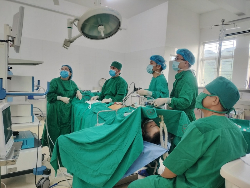 goc-thac-mac-phau-thuat-thoat-vi-thanh-bung-la-gi 2.jpg