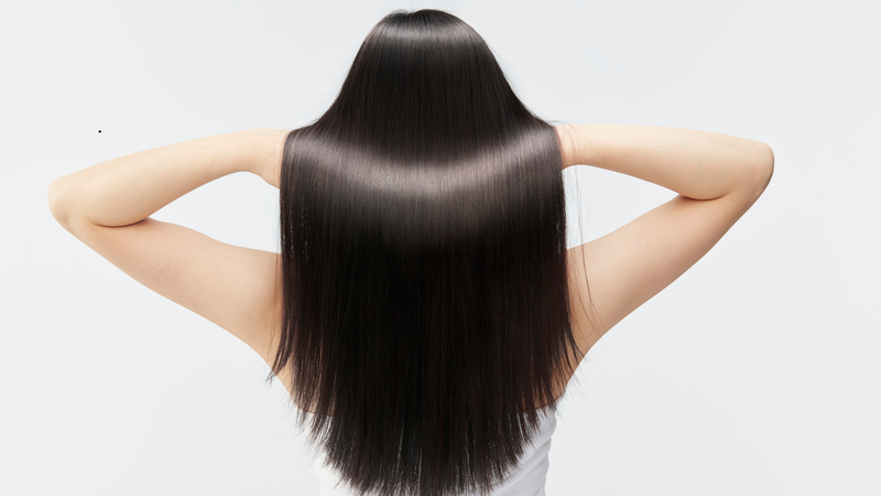 So với các loại dầu xả công nghiệp, bồ kết có khả năng hỗ trợ chăm sóc tóc chắc khỏe từ bên trong