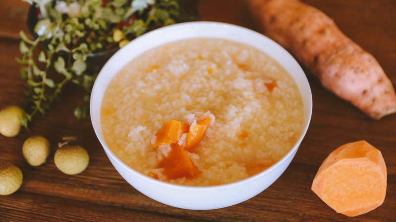 Khoai lang là nguồn carbohydrate lành mạnh, giàu vitamin A, vitamin C và chất xơ