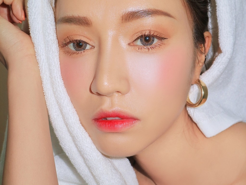 Gợi ý bạn gái 9 cách sử dụng phấn rôm làm đẹp 2