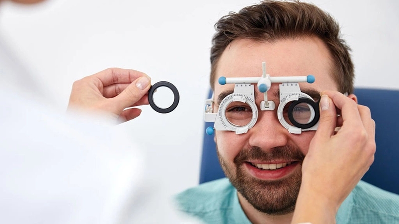 Gợi ý giúp bạn phân biệt loạn thị và cận thị