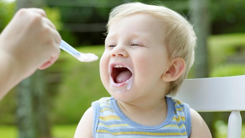 goi-y-me-cac-mon-an-vat-cho-be-7-thang-tuoi-va-mot-so-luu-y 2.jpg