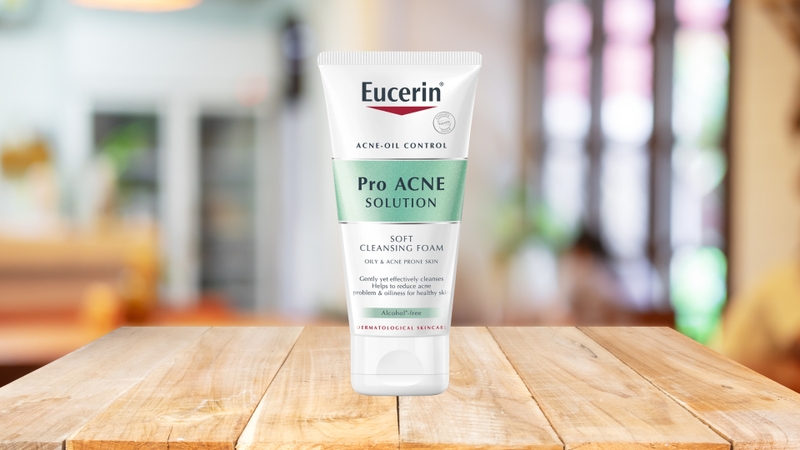 Eucerin Acne-Oil Control Pro Acne-Solution Soft Cleansing Foam làm sạch dịu nhẹ