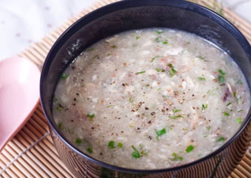 Gợi ý nhanh cách nấu cháo cá chình cho bé ăn dặm cho mẹ vụng mấy cũng nấu được2