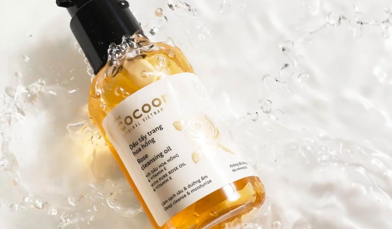 Gợi ý những loại dầu tẩy trang cho da hỗn hợp thiên dầu 1