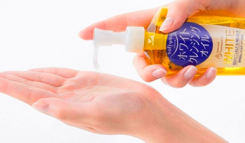 Gợi ý những loại dầu tẩy trang cho da hỗn hợp thiên dầu 2