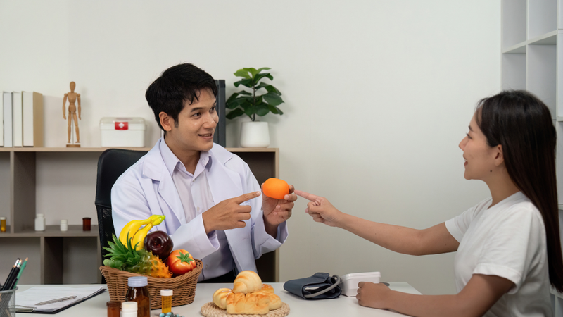 Tham khảo ý kiến bác sĩ hoặc chuyên gia dinh dưỡng giúp cơ thể mẹ phục hồi nhanh