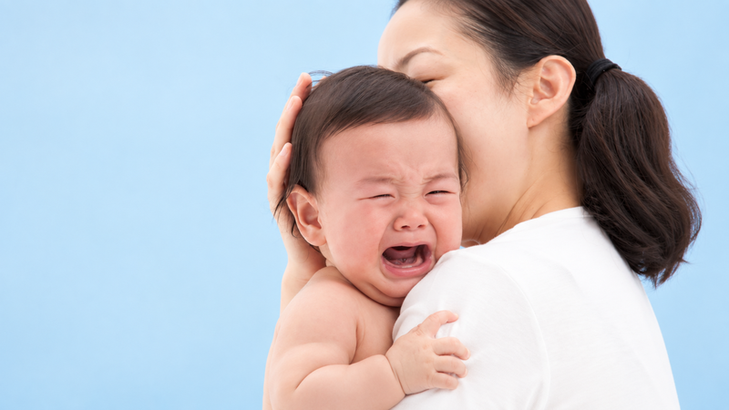 Khi trẻ xuất hiện những dấu hiệu bất thường nên cho trẻ thăm khám bác sĩ sớm