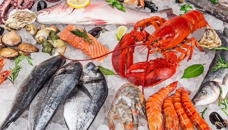 Người dị ứng hải sản bị sưng mắt phải xử lý như thế nào? 2 2