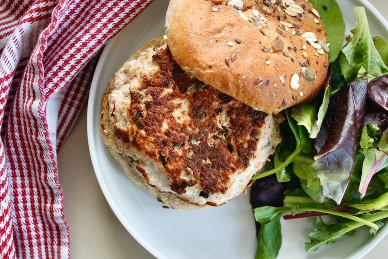 Hamburger bao nhiêu calo? Làm sao để ăn hamburger mà không béo? 2