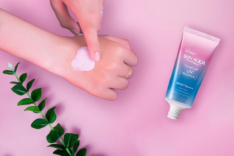 Xem hạn sử dụng kem chống nắng Skin Aqua thế nào 3