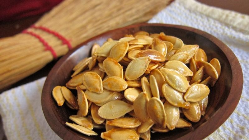 Hỏi và đáp: Những người nào không nên ăn hạt bí đỏ? 4