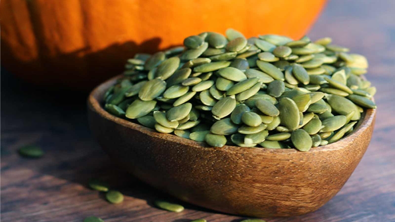 Có bao nhiêu calo trong hạt bí xanh? Cách ăn hạt bí xanh giảm cân hiệu quả