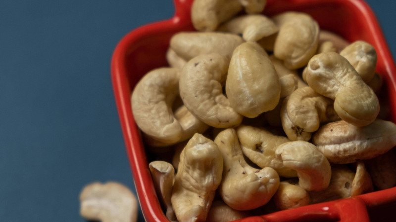 Đây là loại hạt cung cấp năng lượng đến từ chất béo không bão hòa đơn và đa