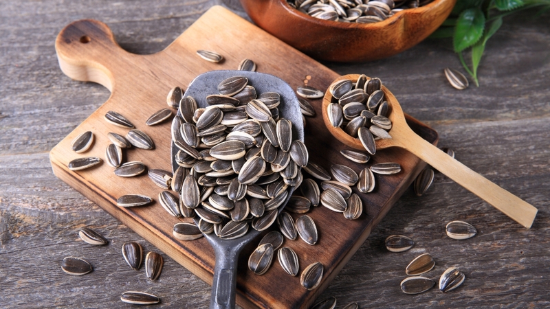 Hàm lượng chất xơ trong hạt hướng dương có thể góp phần thúc đẩy hoạt động của hệ tiêu hóa