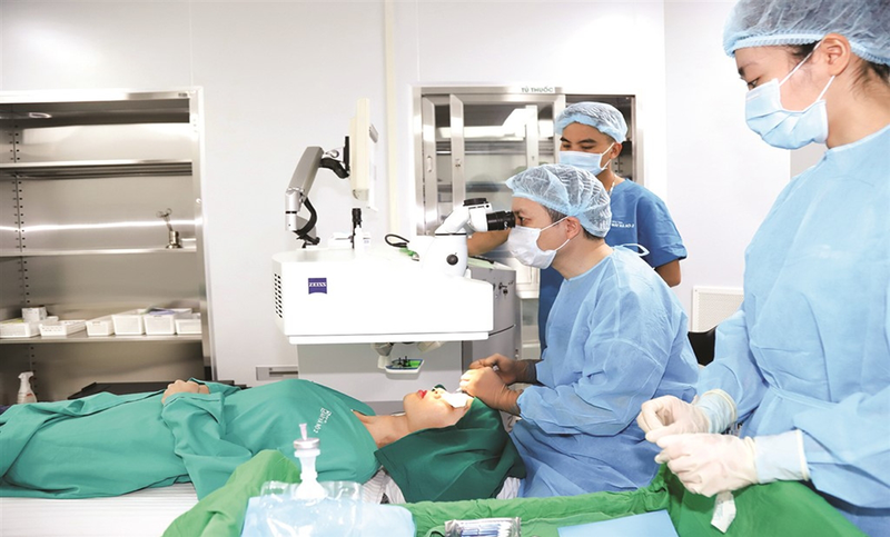 Hậu quả lông quặm? Chi phí mổ lông quặm bao nhiêu?