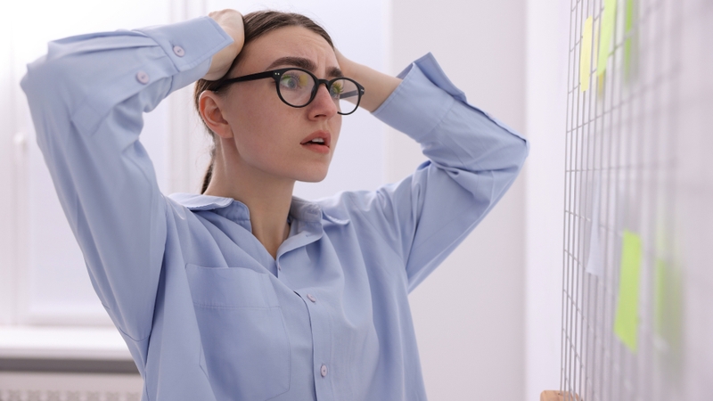 Người bị suy giảm trí nhớ có thể quên lịch hẹn, quên nhiệm vụ cần làm