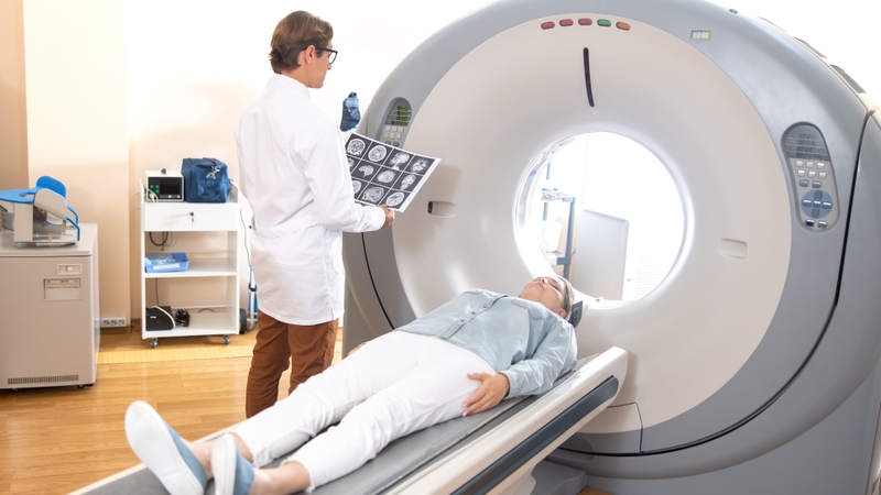 Chụp CT kiểm tra cấu trúc não bộ