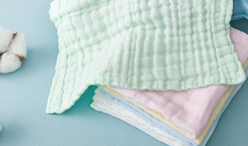 Hãy thận trọng khi lau người cho trẻ sơ sinh 3