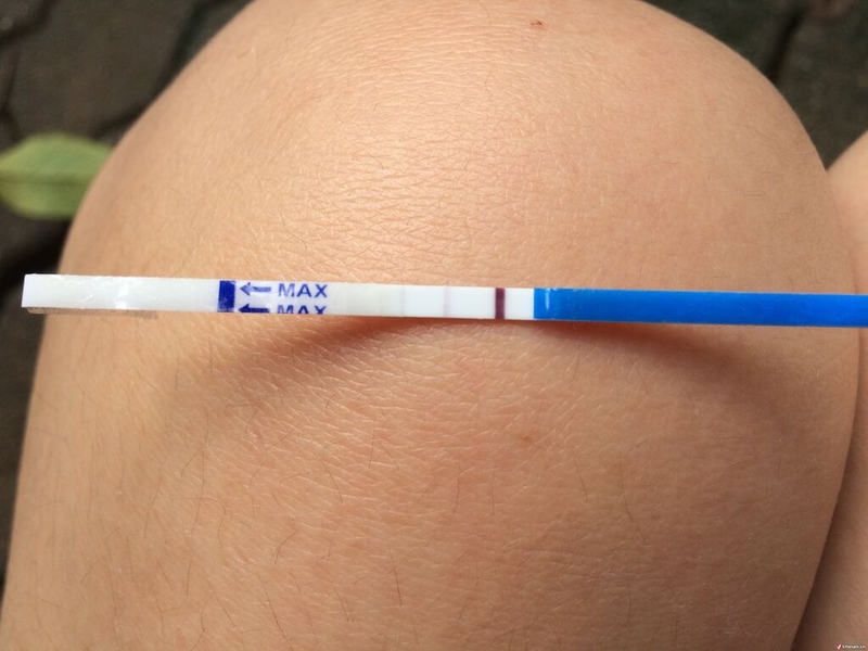 Hiện tượng ra máu báo thai nhưng thử que 1 vạch là gì? Dấu hiệu đậu thai chị em nên biết 4