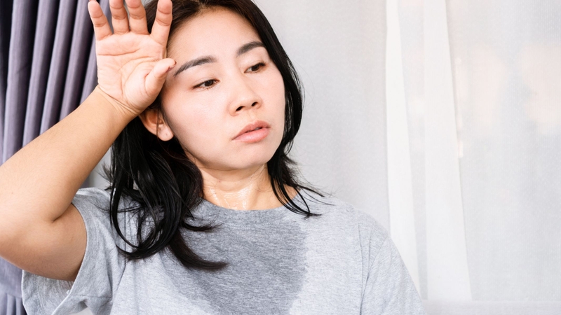 Hình ảnh nước tiểu có váng mỡ: Nguyên nhân, dấu hiệu và cách điều trị 2