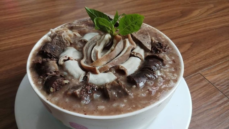 Cháo lòng mềm, dễ ăn và có thể bổ sung năng lượng khi bị ho