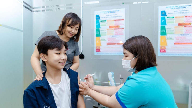 Tiêm vắc xin là biện pháp phòng ngừa ho gà tái phát hiệu quả