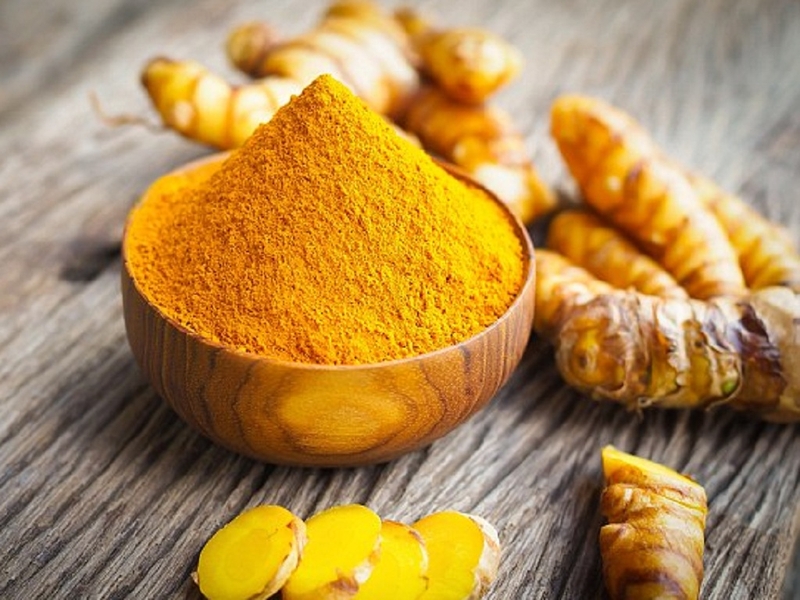 Hơ mặt sau sinh bằng nghệ và trứng gà 3