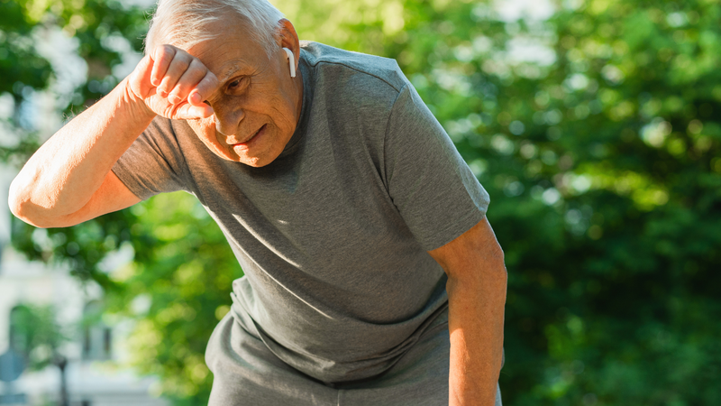 Người bị hở van tim 3 lá có thể cảm thấy mệt mỏi nhanh hơn khi hoạt động thể lực