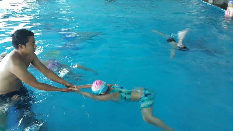 Học bơi sải mất bao lâu? Tại sao học bơi mãi vẫn không biết bơi?