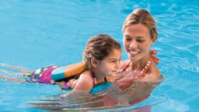 Học bơi sớm: Trẻ mấy tuổi có thể học bơi 1