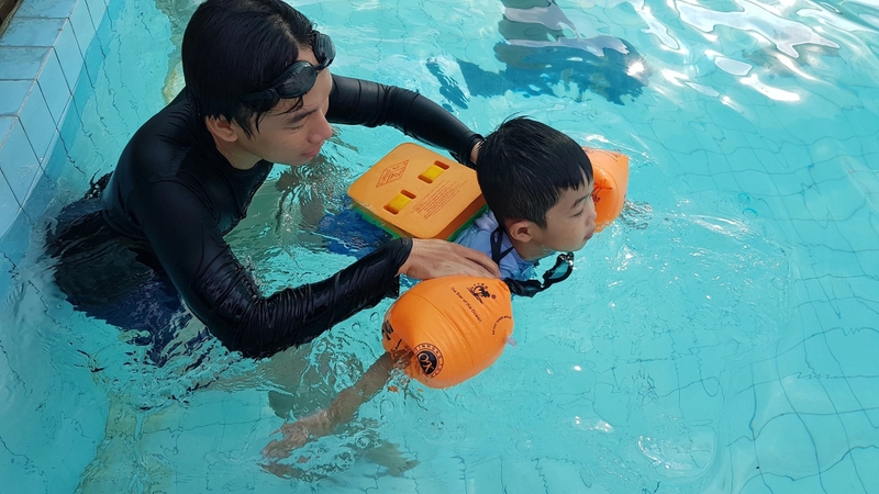 Học bơi sớm: Trẻ mấy tuổi có thể học bơi 3