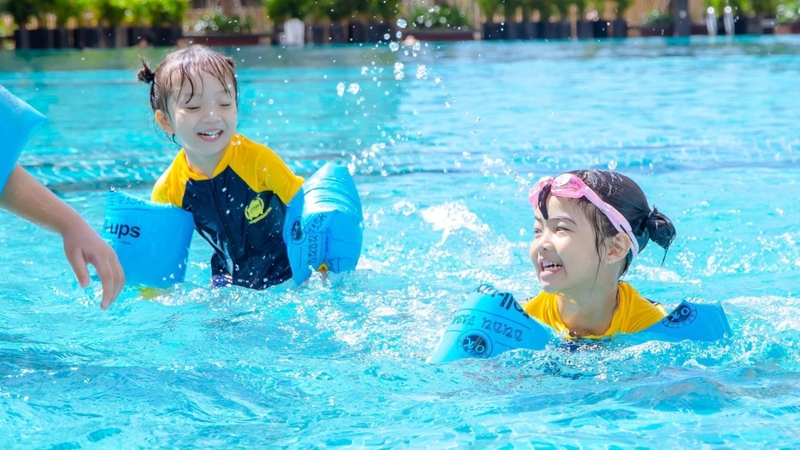 Học bơi sớm: Trẻ mấy tuổi có thể học bơi 4