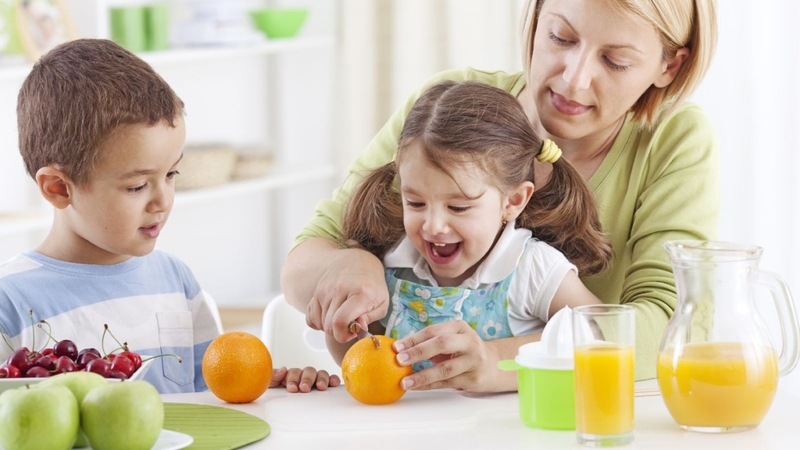 Cách làm nước ép dưa hấu cho bé giải nhiệt hè hiệu quả 1