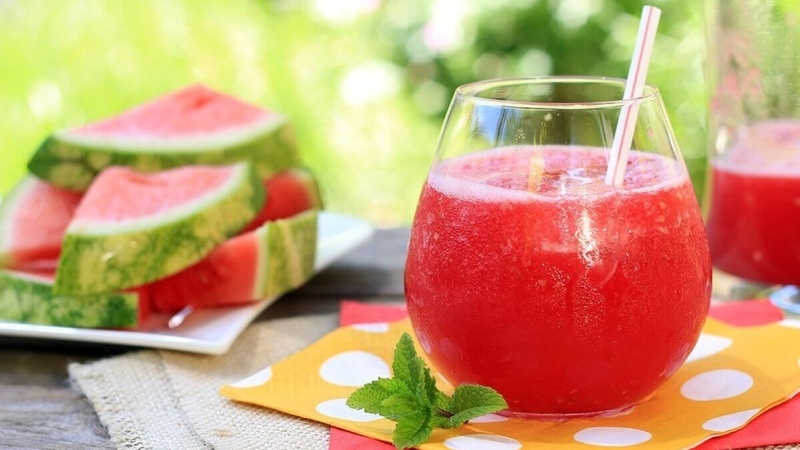 Cách làm nước ép dưa hấu cho bé giải nhiệt hè hiệu quả 2