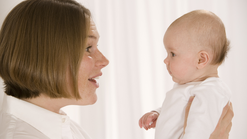 Học ngay 8 cách bế trẻ 3 tháng tuổi đơn giản, thoải mái nhất 2