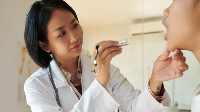 Khi bị hóc xương cá lớn nên đến cơ sở y tế