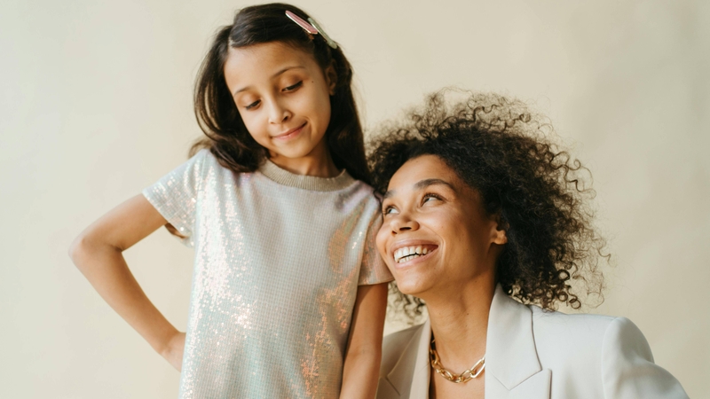 Lắng nghe mà không phán xét là cách hiệu quả nhất giúp con mở lòn