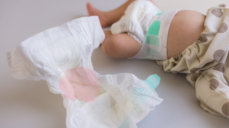 Nhiều cha mẹ lo lắng khi thấy trẻ có các dấu hiệu của hội chứng tã hồng