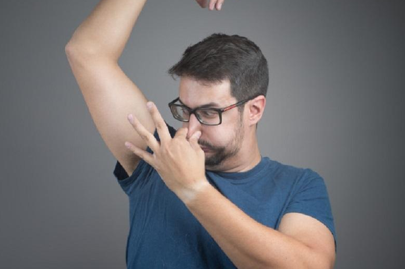 Hôi nách một bên có nguy hiểm không?