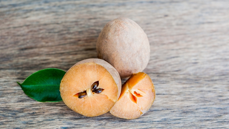 Hồng xiêm chứa lượng chất xơ và carbohydrate tự nhiên tương đối cao