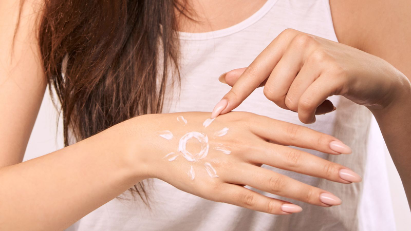 14 tuổi có nên dùng kem chống nắng không? 2
